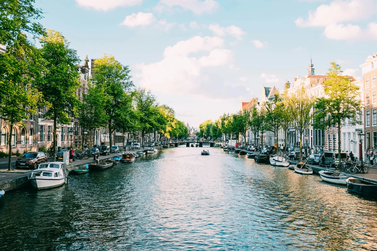 Netherlands VAT Refund 2026: 21% Back on €50+